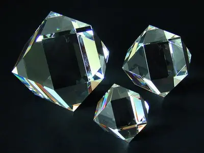 Crystal Diamond Cut Paperweight - Medium