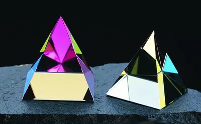 Crystal Rainbow Pyramid Paperweight (Please Note Dimensions)